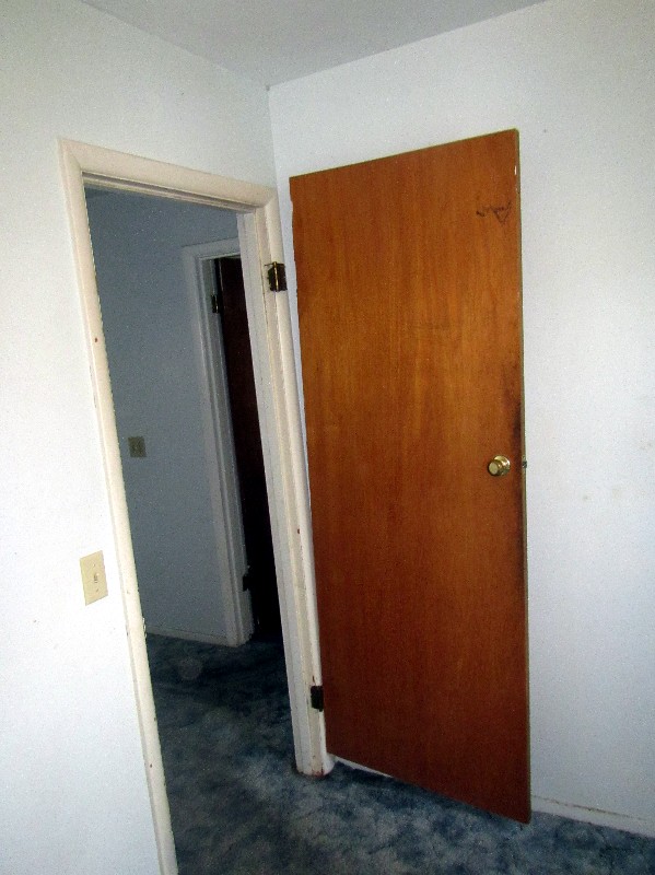 Now here is a real flipper. How not to reinstall a bedroom door.